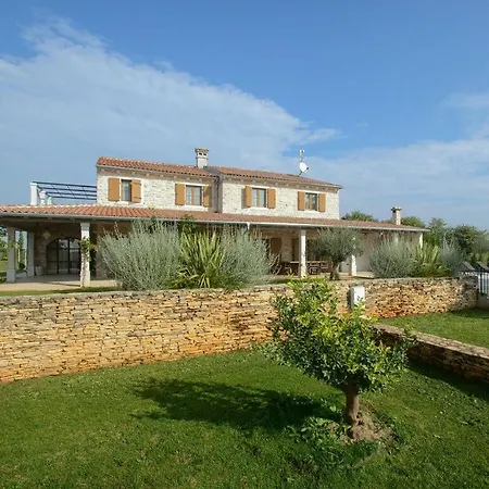 Katarina Van Maladel